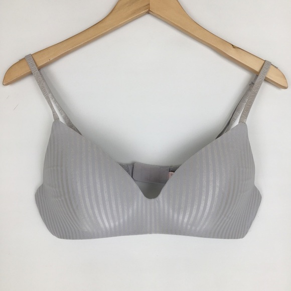 Victoria’s Secret Lightly Lined Wireless T-Shirt Bra Women’s 34C Silver Strip - Picture 1 of 12
